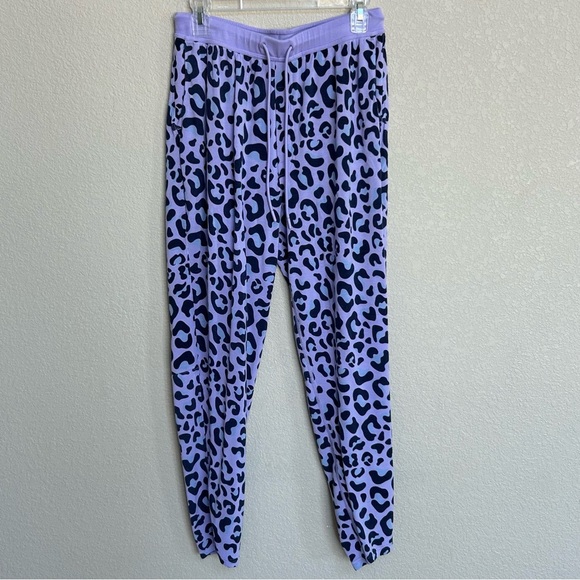 Jambys Pajama Set Lavender Leopard Long Sleeve Crew Top & Pants Unisex Medium - Picture 3 of 8